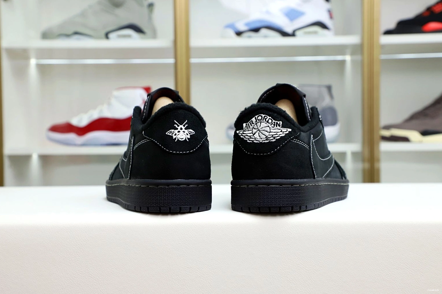 SCOTT 1 LOW TRAVIS OG PHANTOM” X “BLACK JORDAN NIKE AIR 0820